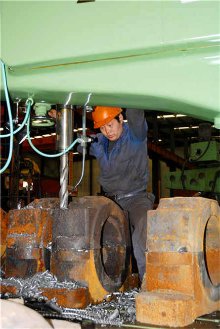 花崗石大型開采破碎機