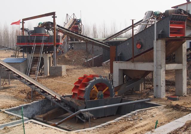 人工砂生產工藝的經濟對比及選擇依據：濕法、干法、半干法制砂